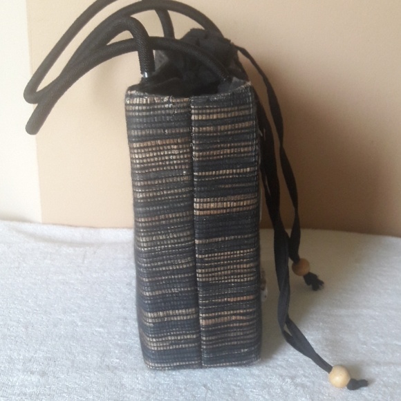 Handbag Decorated With Shells - Picture 4 of 7